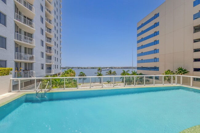 Building Photo - 1551 N Flagler Dr