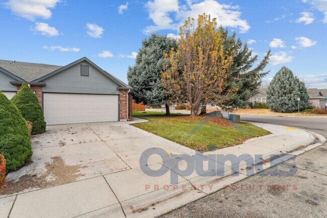 Building Photo - Charming & updated 2-bedroom, 2-bath home in one of Boise’s most convenient and sought-after loca...
