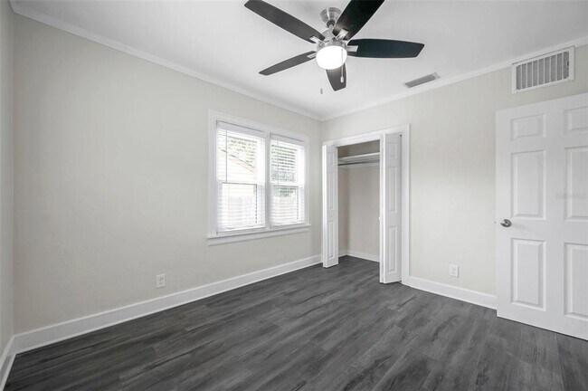 Building Photo - 4000 10th Ave N