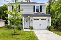 Building Photo - 1343 Pangola Dr