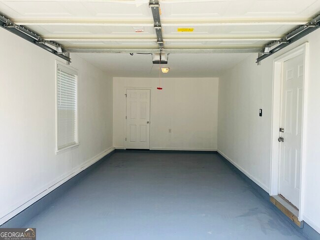 Building Photo - 306 Lenox Cir