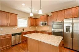 Building Photo - Beautiful 5 Bedroom, 3 Bath home located n...