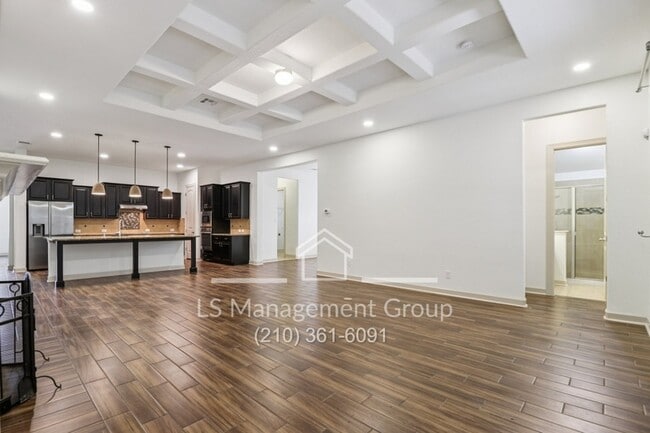 Building Photo - 1041 Water Oak