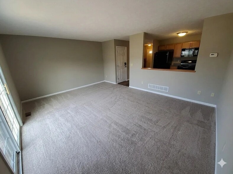 Building Photo - 33426 Halle Ct