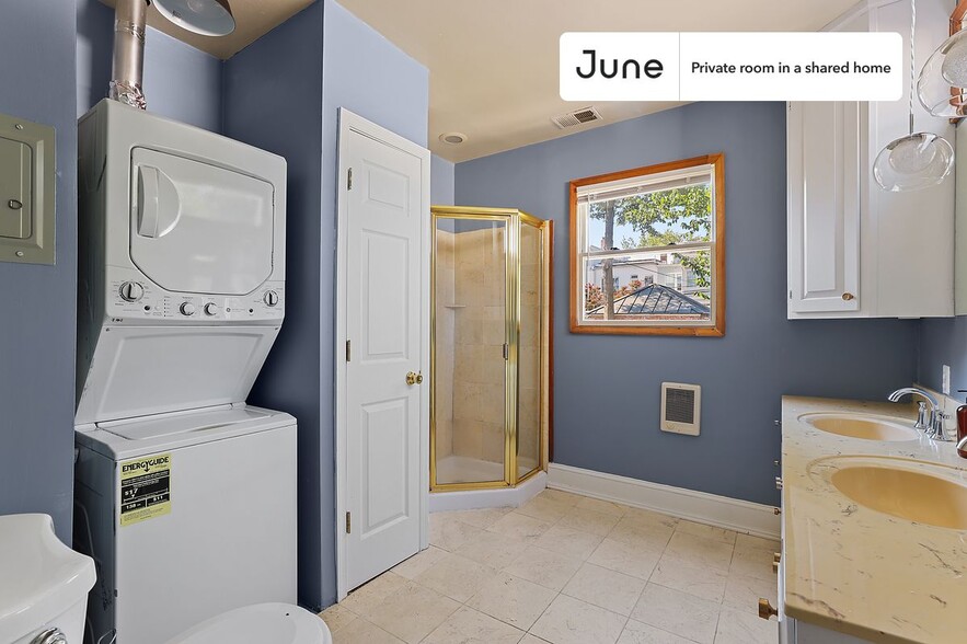 Building Photo - Room in Shared 4 bed/2 bath home