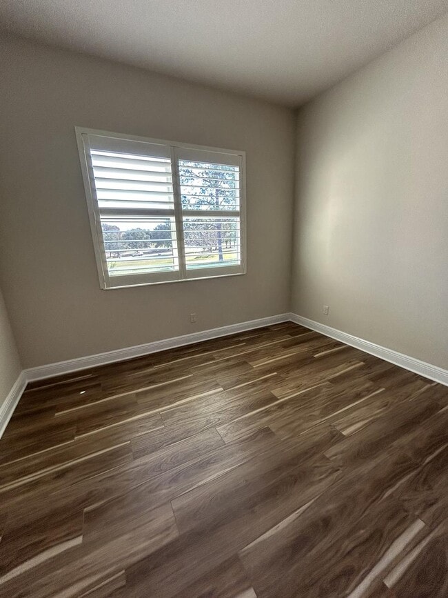 Building Photo - 307 W Redsox Path