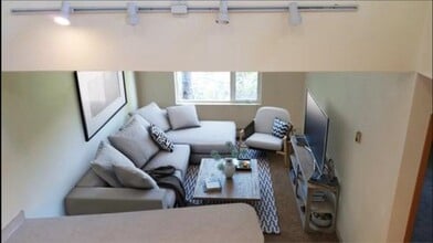 Building Photo - 353 Hightower Rd