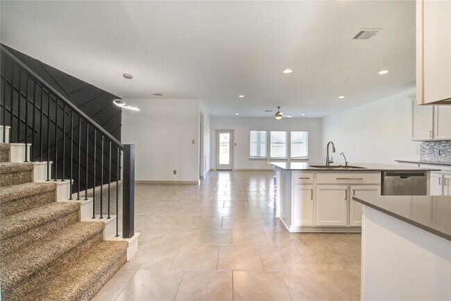 Building Photo - 29631 Ella Larchmont Ct