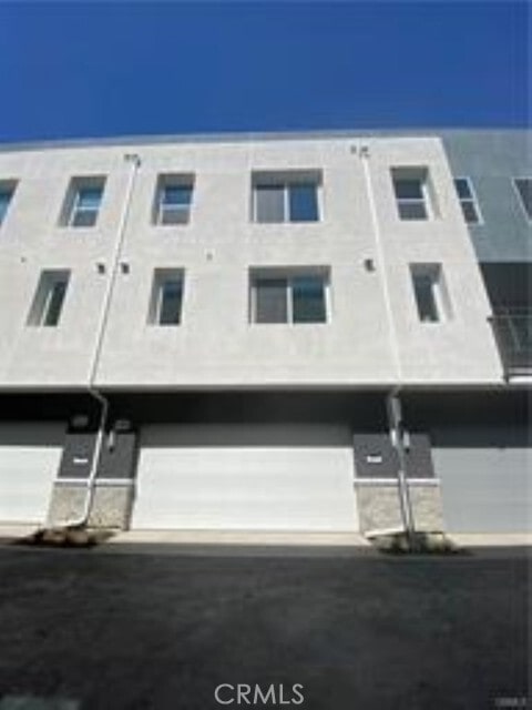 Building Photo - 177 Steely