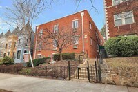 Building Photo - Charming 2-Bedroom Condo in Prime Capitol ...