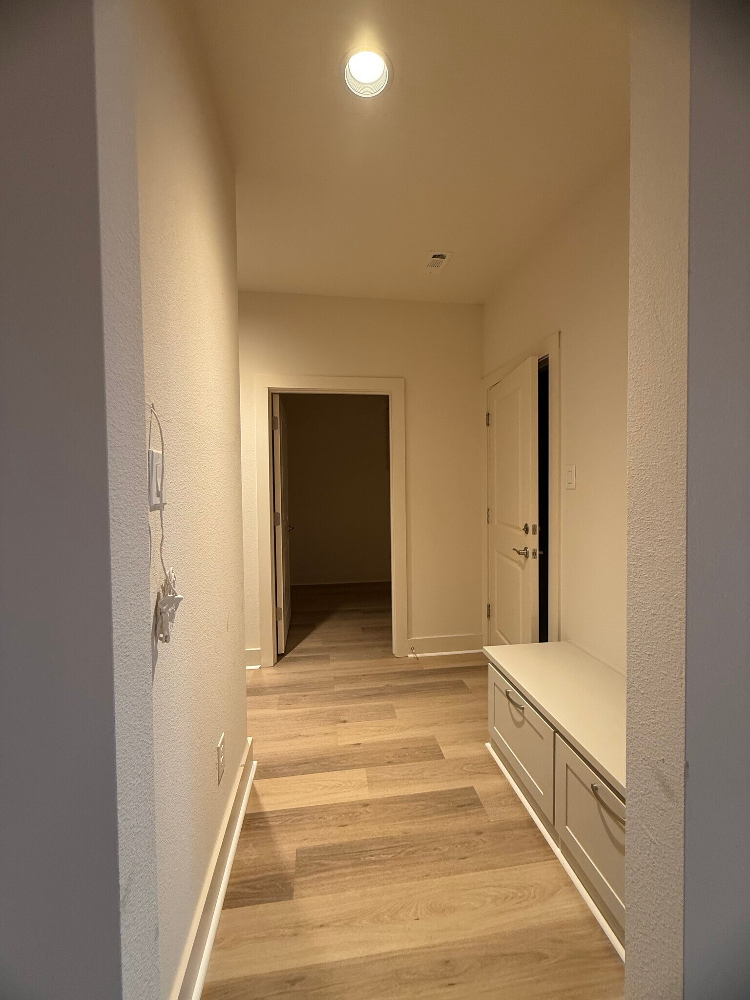 Building Photo - 106 Kirkland St