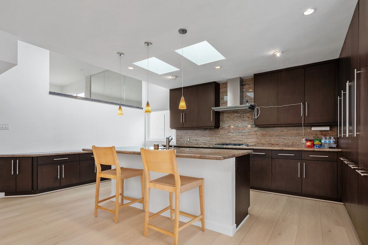 Building Photo - 18145 Kingsport Dr