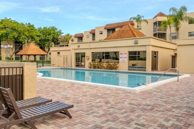 Building Photo - 10451 W Broward Blvd