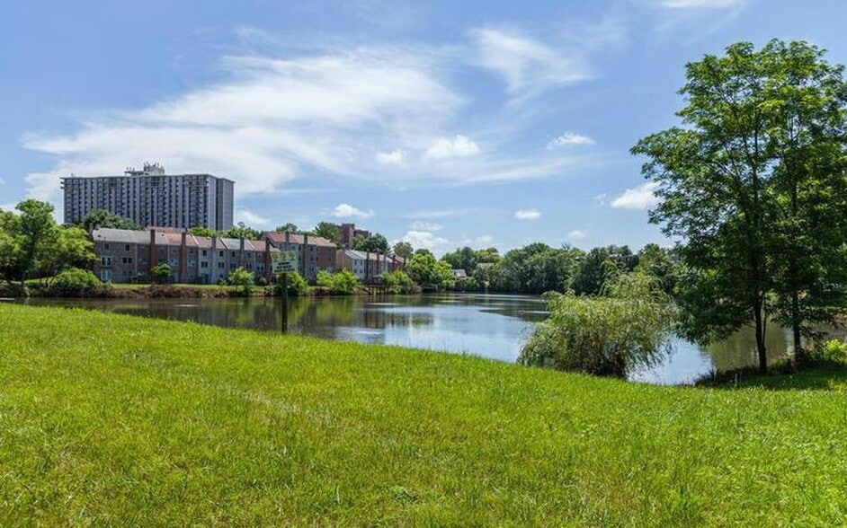 Building Photo - 7505 Democracy Blvd