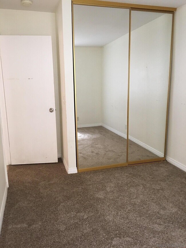 Building Photo - 17147 W Bernardo Dr