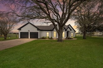 Building Photo - 32826 Rogers Rd