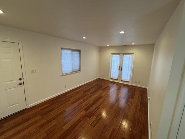 Building Photo - 47436 Fernald St
