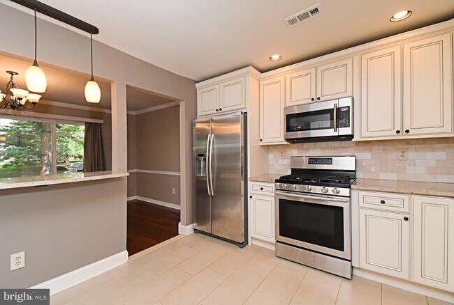 Building Photo - 6 Kanon Ct