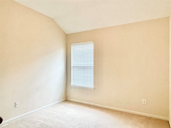 Building Photo - 910 Pickett Hill Ln