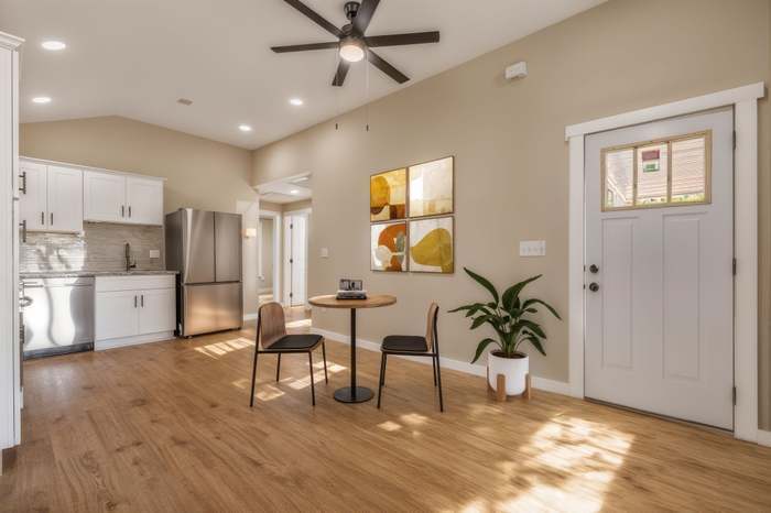 Dining - 1234 Paradise Hill Rd