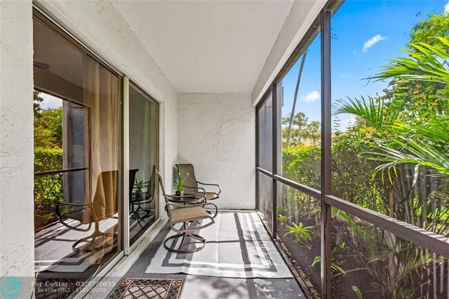Building Photo - 2753 S Oakland Forest Dr