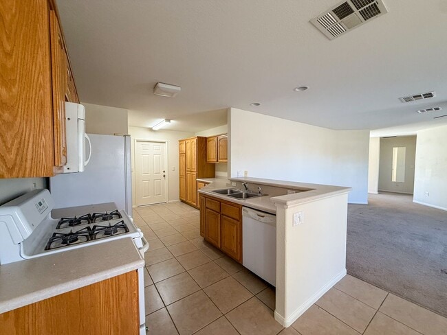 Building Photo - 29 Palms Home