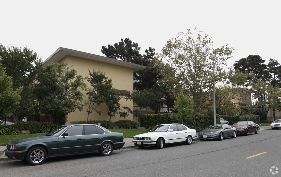 Surfside Palms - Surfside Palms Apartments