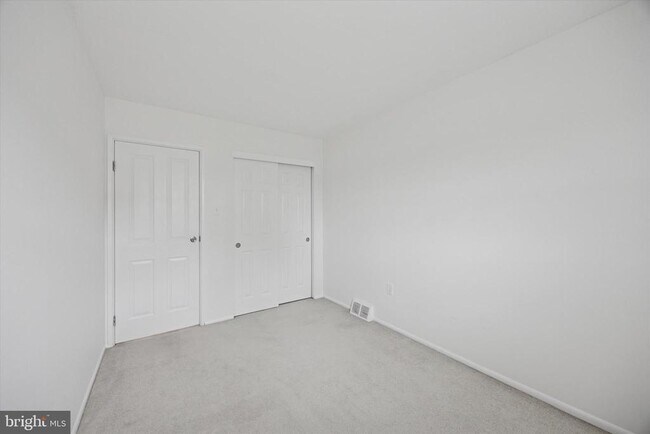 Building Photo - 4000 Lyman Dr