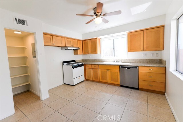 Building Photo - 207 W Mariposa