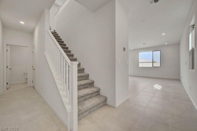 Building Photo - 1550 Rock Kestrel St