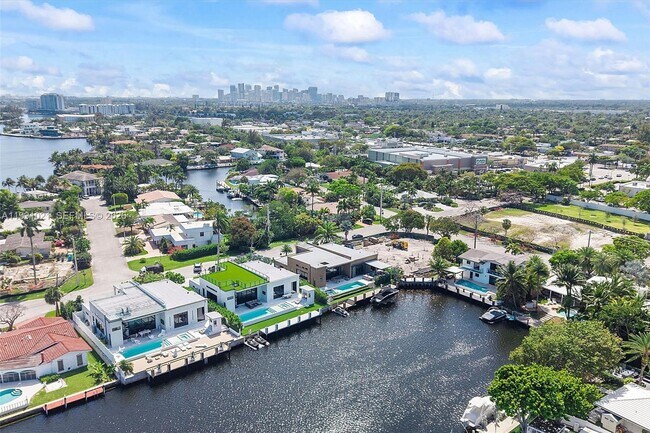 Building Photo - 2215 NE 19th St