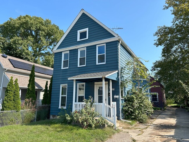 Building Photo - 1371 W 85th St