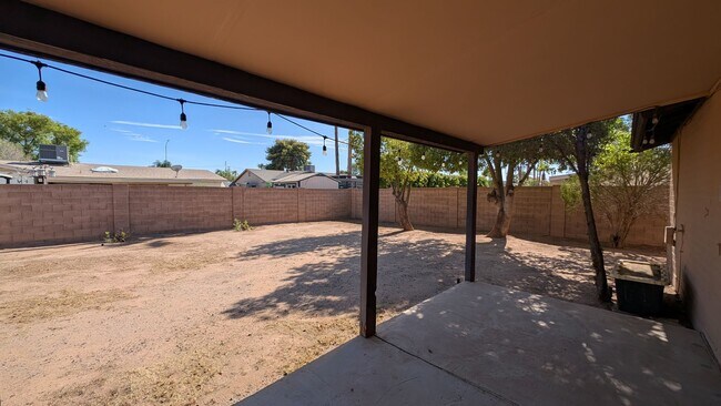 Building Photo - 2431 W Plata Ave
