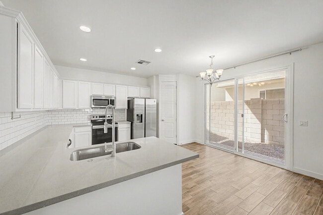 Building Photo - 5512 S Dillon Cir