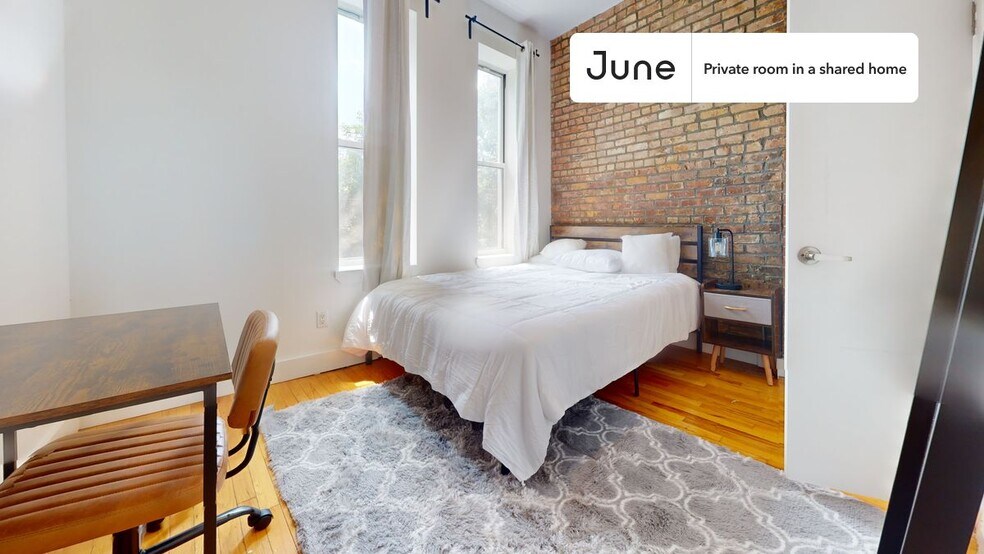 Primary Photo - Private bedroom in 3 bed/1 bath Home