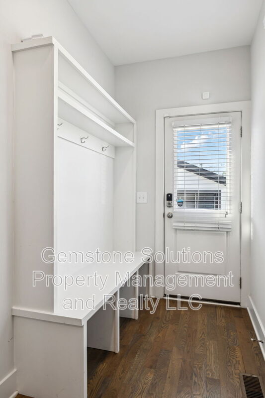 Building Photo - 1609 9th Ave N