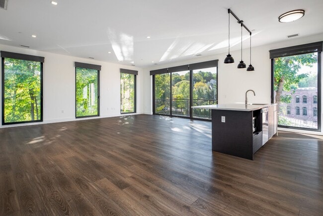 Building Photo - The Mill