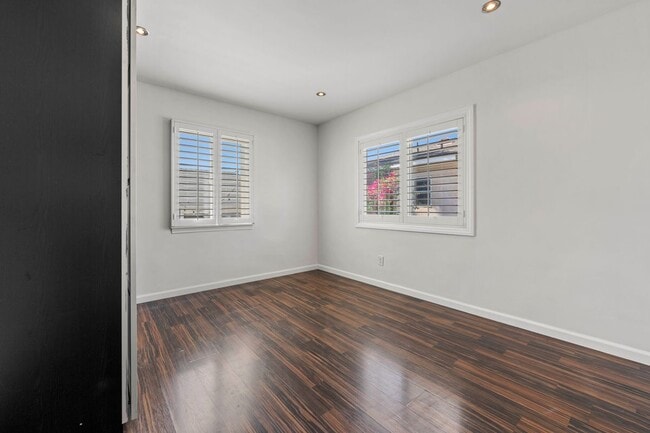 Building Photo - 10823 McVine Ave