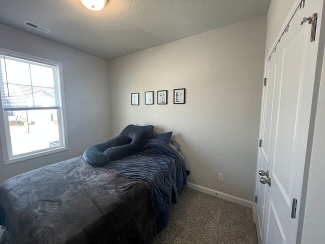 Building Photo - 208 Shallowbag Bay Ln