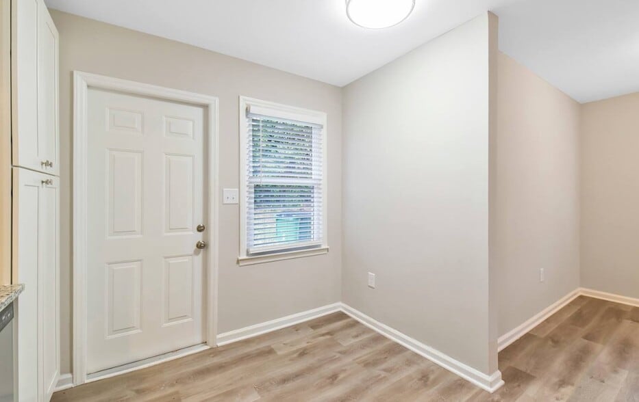 Building Photo - 823 Dedmon Dr