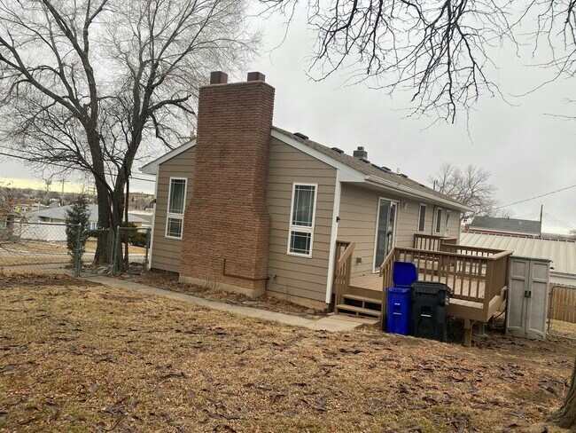 Building Photo - 821 Flormann Street