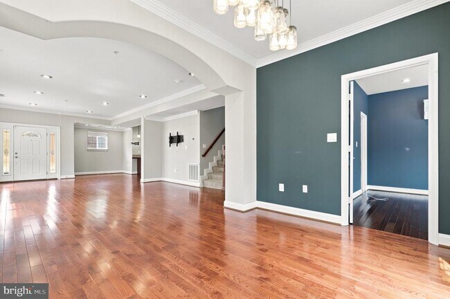 Building Photo - 10717 Bentley Ln