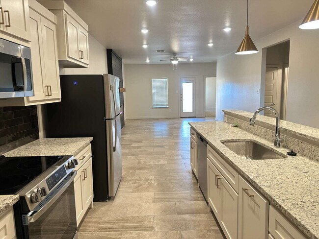 Building Photo - Brand new townhomes in Frenship ISD!