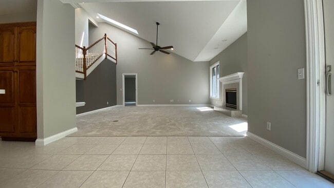 Building Photo - 5665 Stone Lake Dr