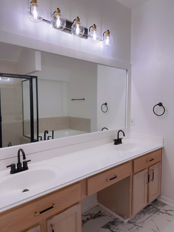 Building Photo - 9114 Woodlake Dr