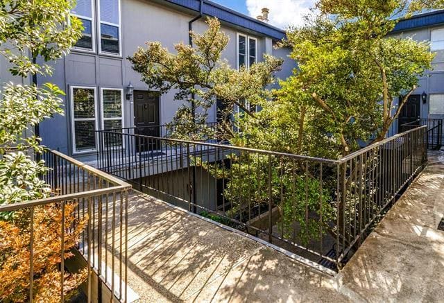 Building Photo - 4020 Holland Ave