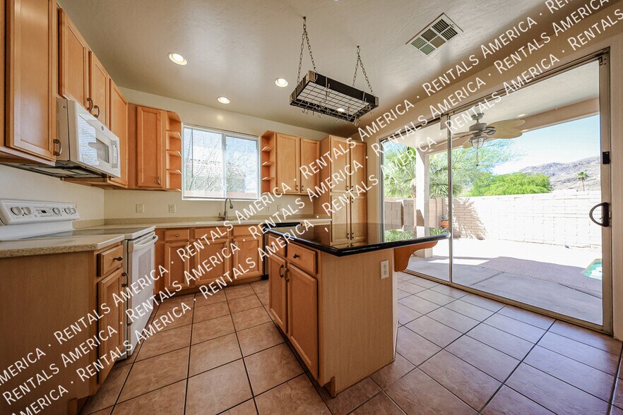 Building Photo - 528 W Mountain Sage Dr