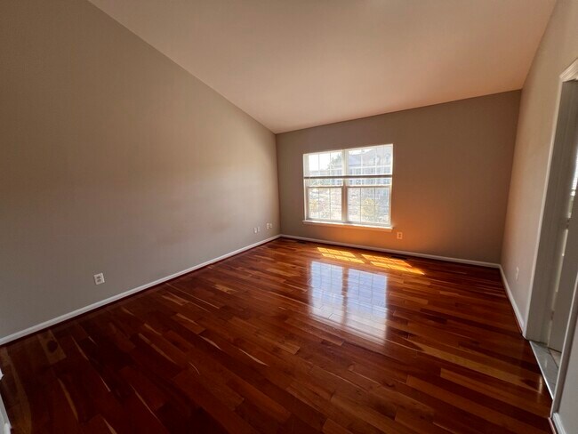 Building Photo - 212 Cambridge Pl