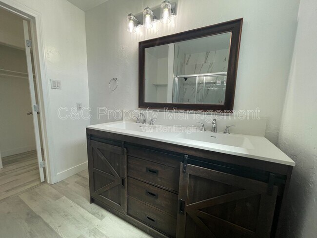 Building Photo - 1410 Cottonwood Ave