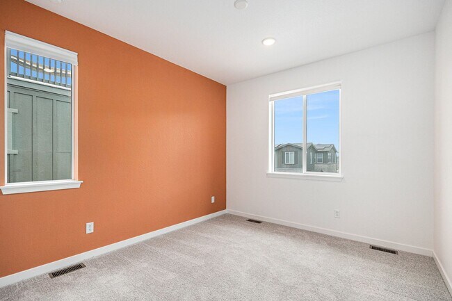 Building Photo - Sterling Ranch Stunner!!